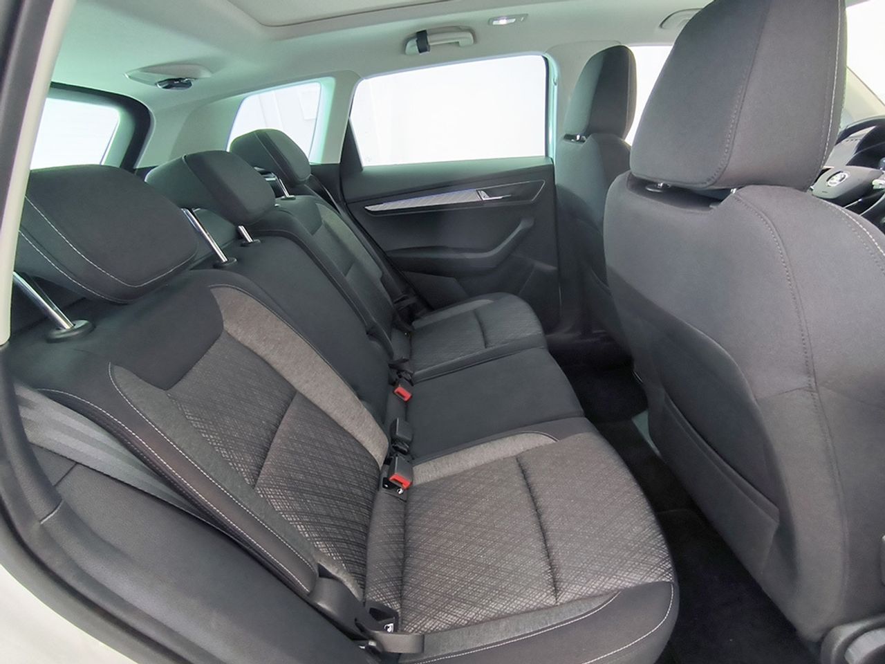 Skoda Karoq 1.5 Tsi 150 Cv Dsg Style - Foto 2
