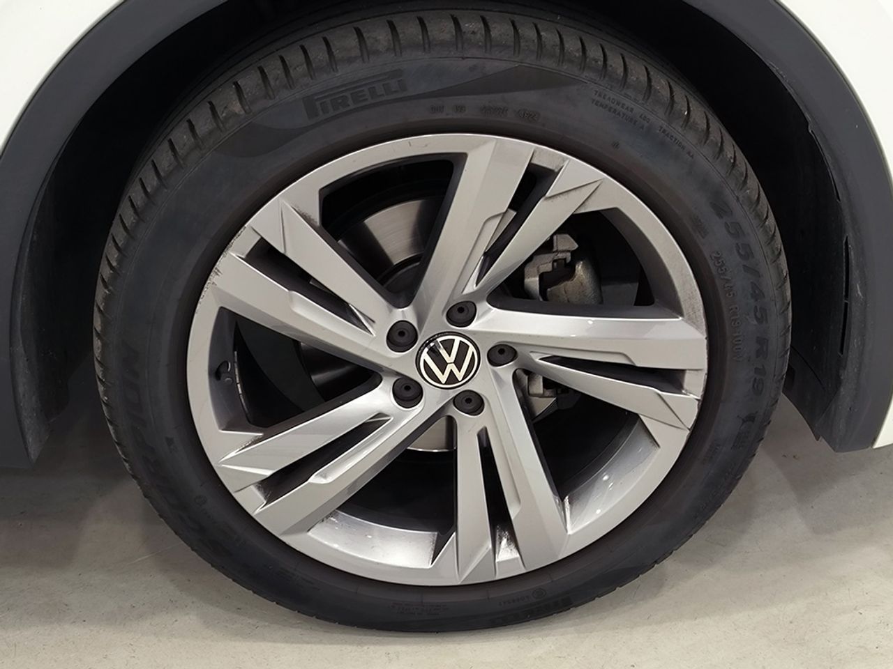 Volkswagen Tiguan 2.0 Tdi 150 Cv Dsg R-line - Foto 2