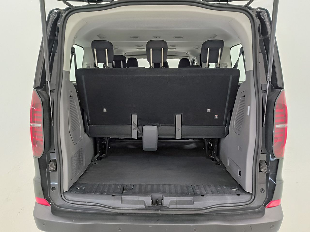 Volkswagen Caravelle 2.0 Tdi 150 Cv Automatico 8 Velocidades - Foto 2
