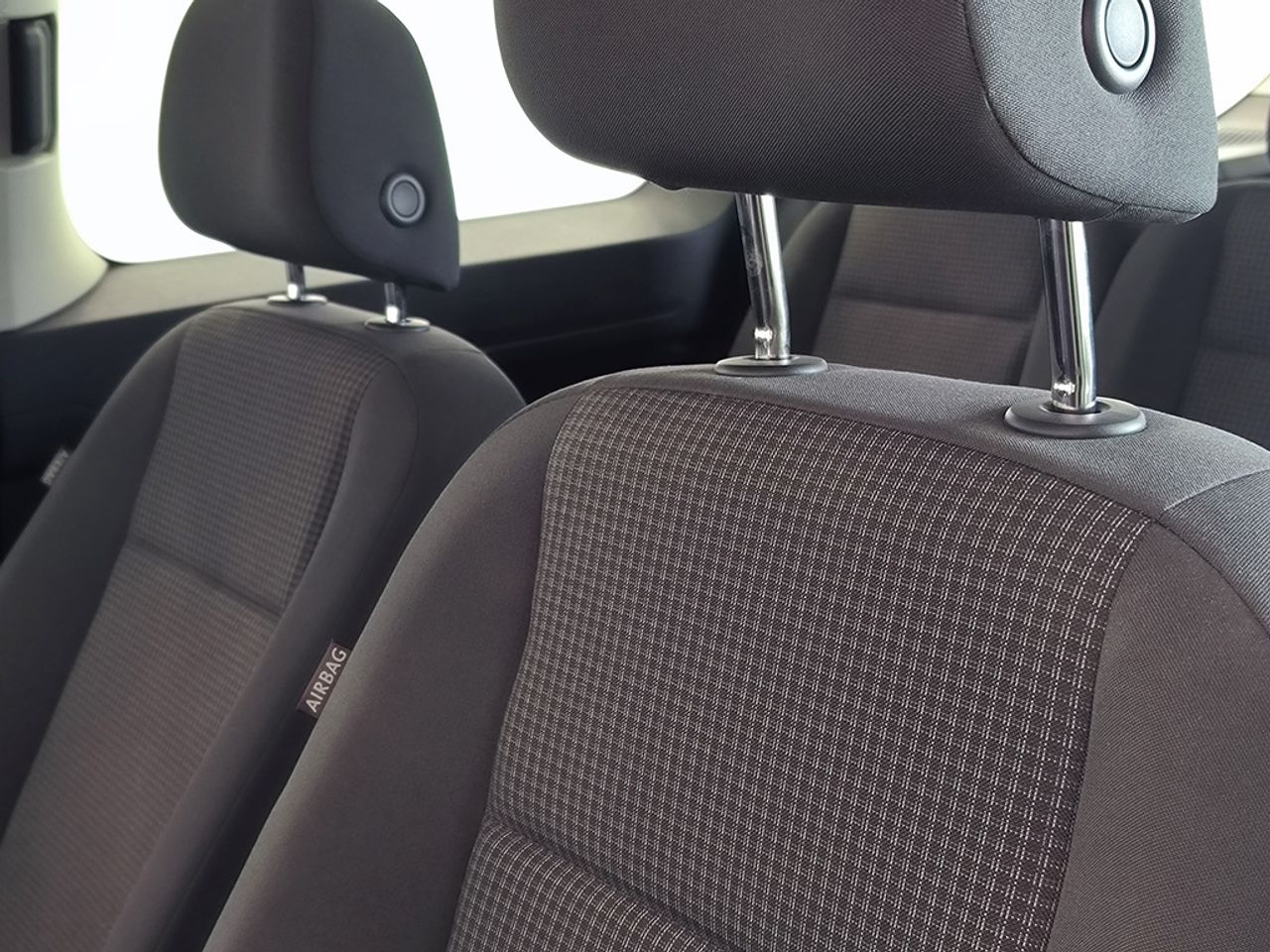 Volkswagen Caddy Maxi 2.0 Tdi 102 Cv Origin - Foto 2