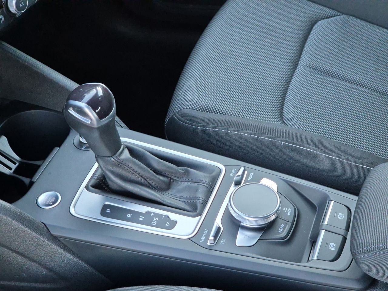 Audi Q2 30 Tdi 116 Cv Stronic Sline - Foto 2