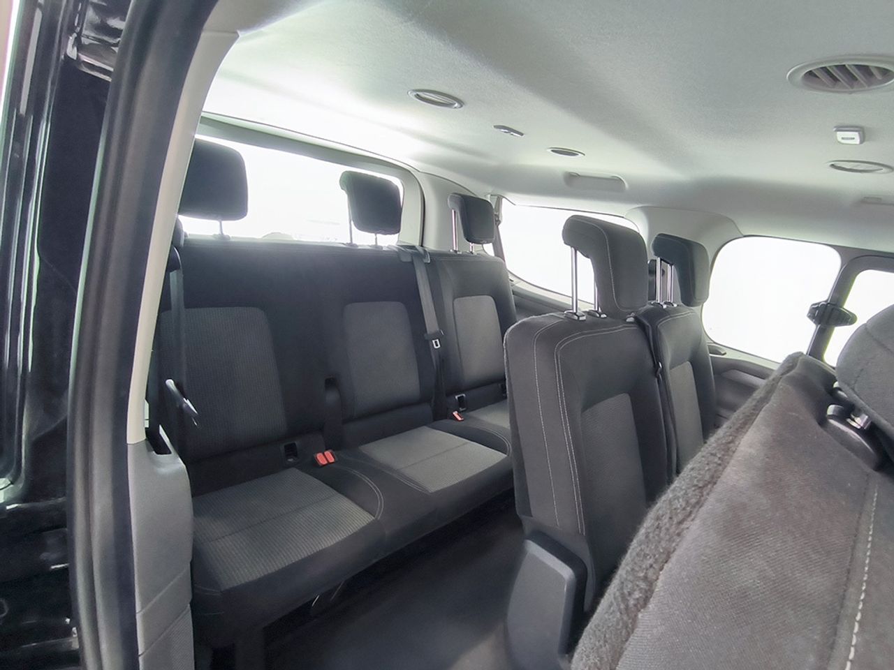 Volkswagen Caravelle 2.0 Tdi 150 Cv Automatica 8 Velocidades - Foto 2