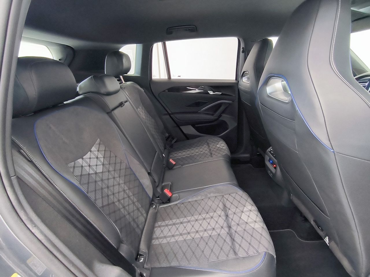 Volkswagen Tiguan 2.0 Tdi 150 Cv Dsg R-line - Foto 2