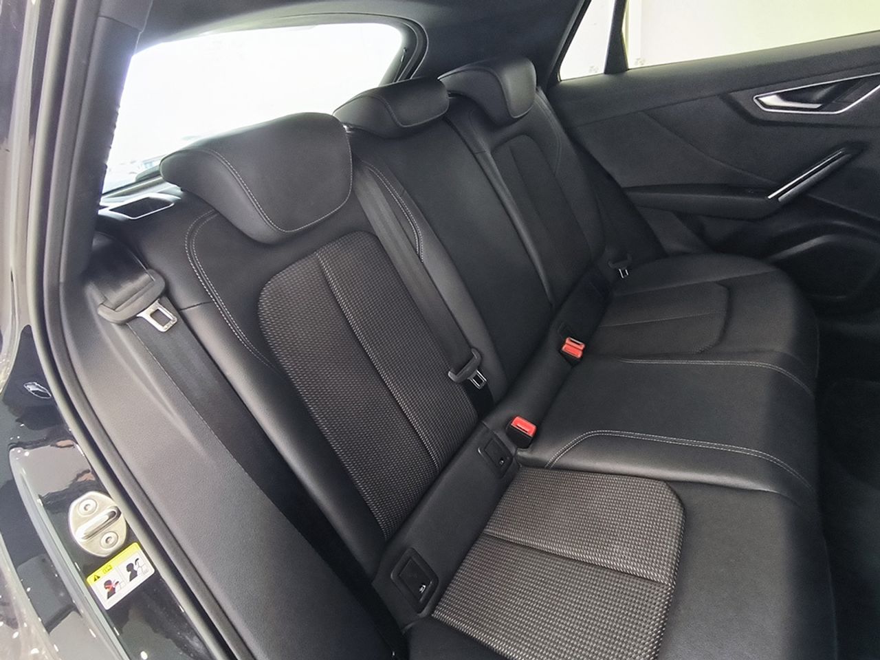 Audi Q2 35 Tfsi 150 Cv Stronic Black Line - Foto 2