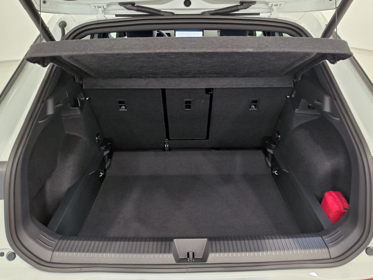 Volkswagen T-roc R-line 1st Edition 1.5 Etsi 150 Cv Dsg - Foto 2