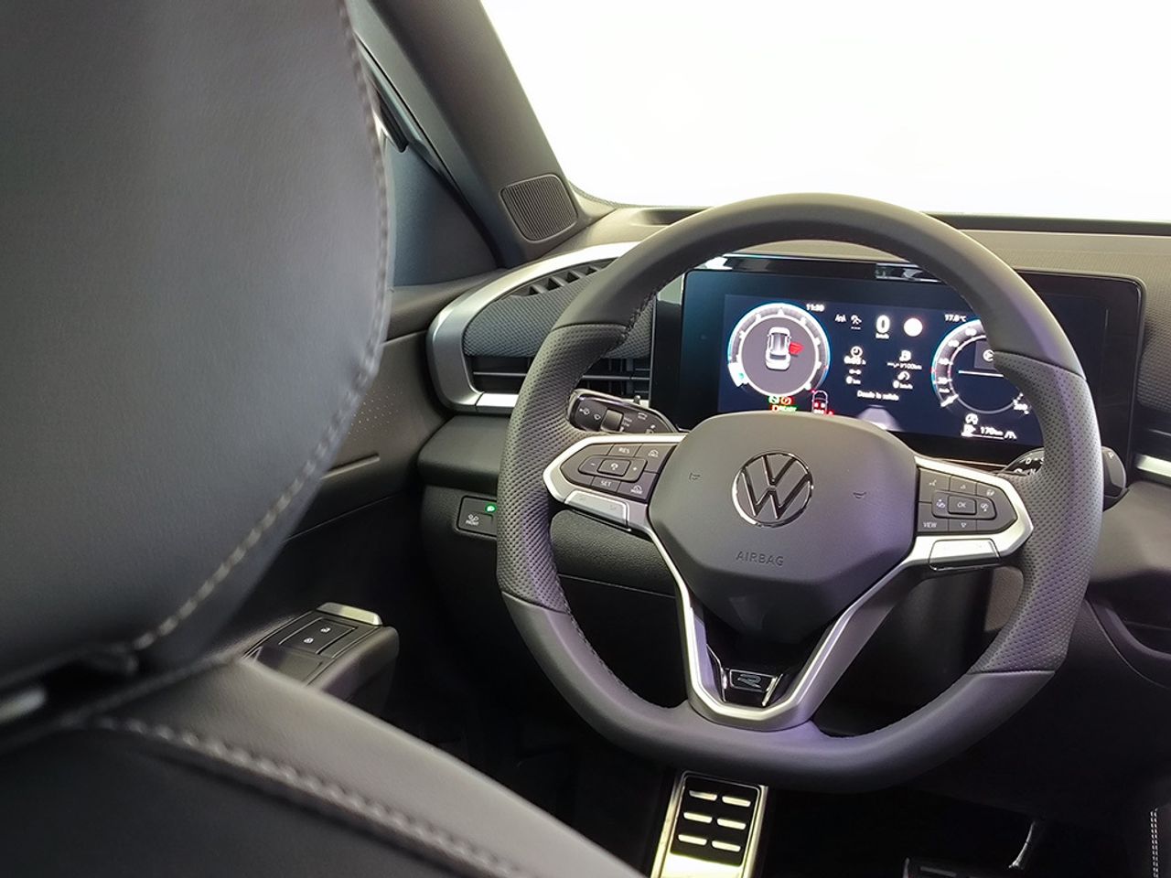 Volkswagen T-roc R-line 1st Edition 1.5 Etsi 150 Cv Dsg - Foto 2