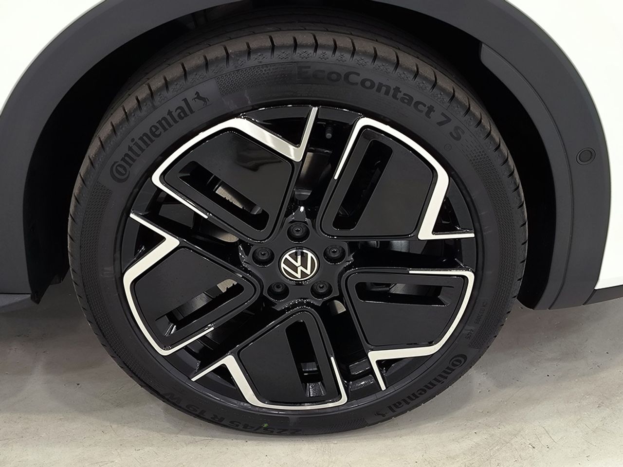 Volkswagen T-roc R-line 1st Edition 1.5 Etsi 150 Cv Dsg - Foto 2