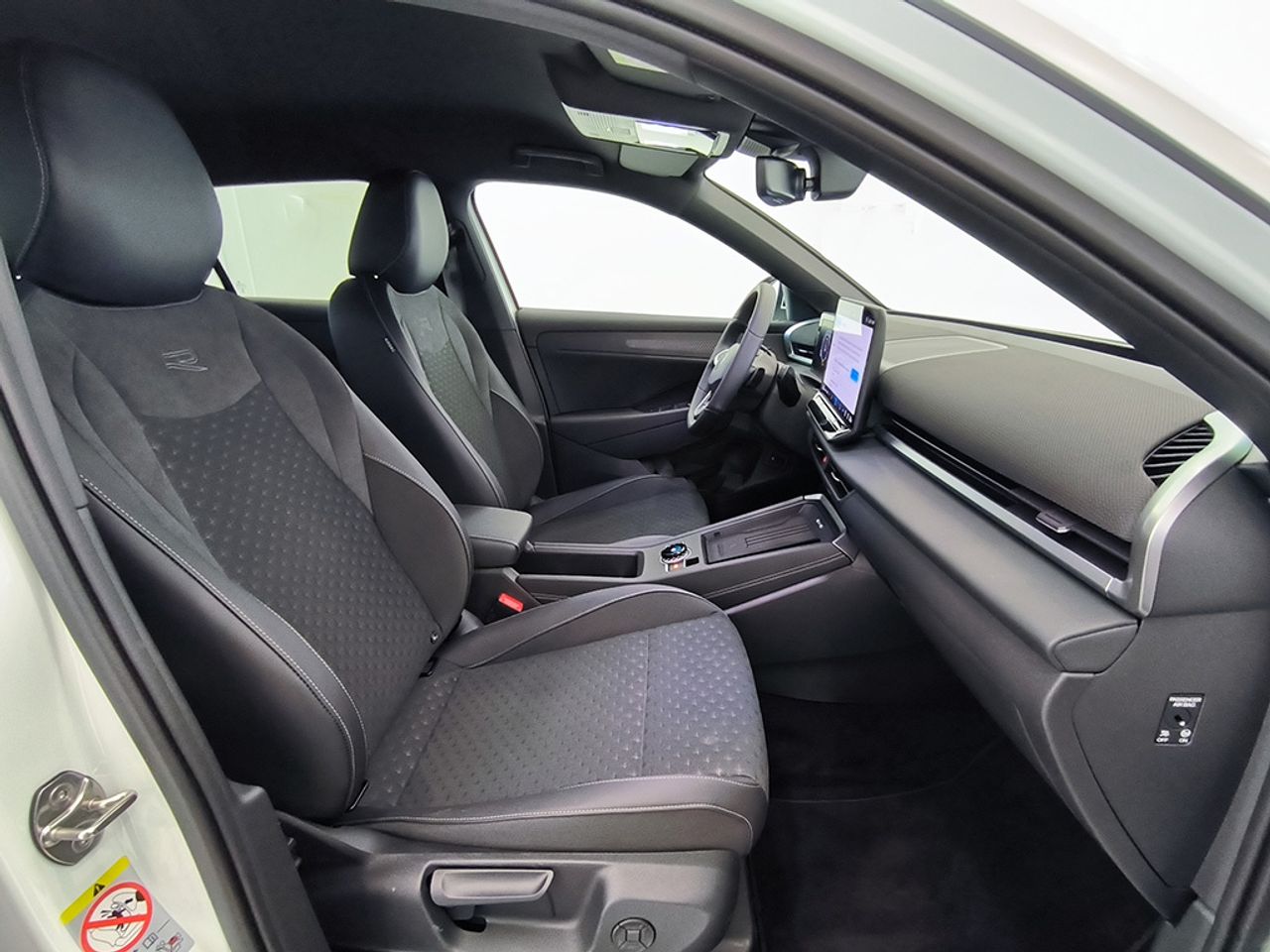 Volkswagen T-roc R-line 1st Edition 1.5 Etsi 150 Cv Dsg - Foto 2