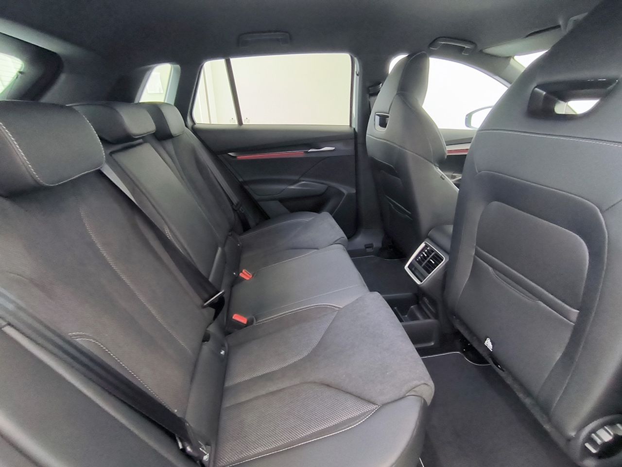 Skoda Elroq 85 Sportline 85kwh Batterie 210kw(286cv) - Foto 2