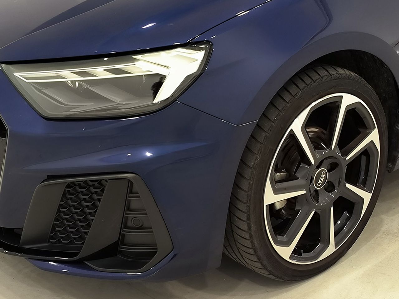 Audi A1 Sb 30 Tfsi 116cv Stronic Black Edition - Foto 2