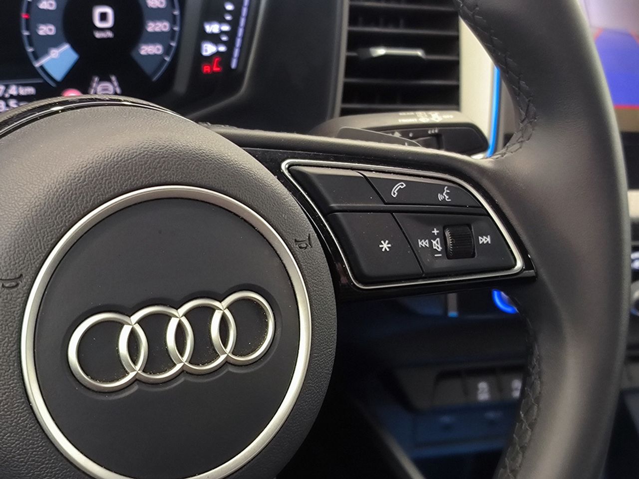 Audi A1 Sb 30 Tfsi 116 Cv Stronic Black Edition - Foto 2