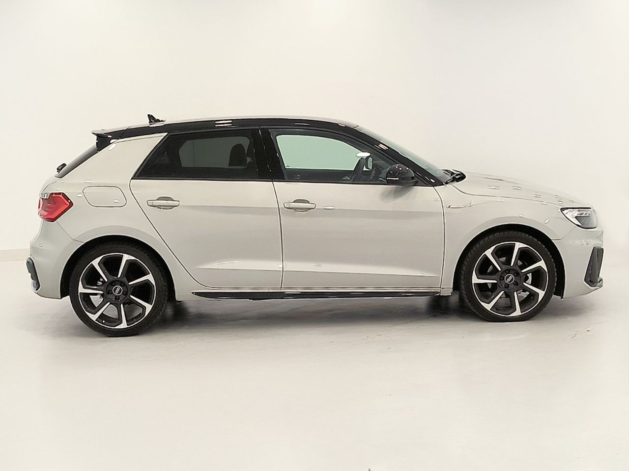 Audi A1 Sb 30 Tfsi 116 Cv Stronic Black Edition - Foto 2