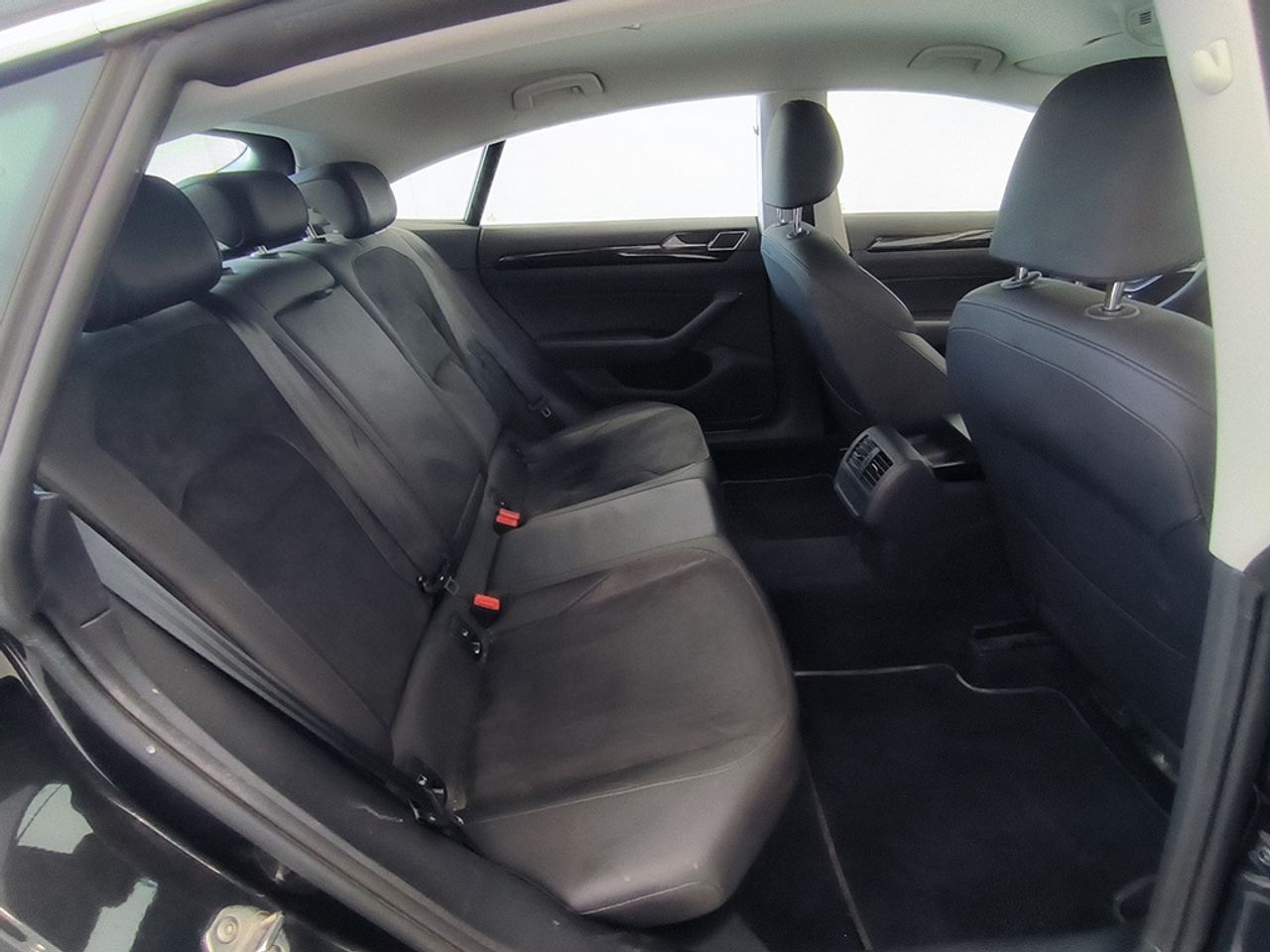 Volkswagen Arteon 2.0 Tdi 150 Cv Dsg - Foto 2