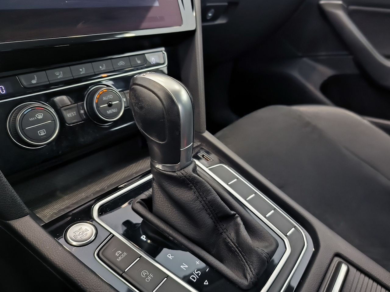 Volkswagen Arteon 2.0 Tdi 150 Cv Dsg - Foto 2