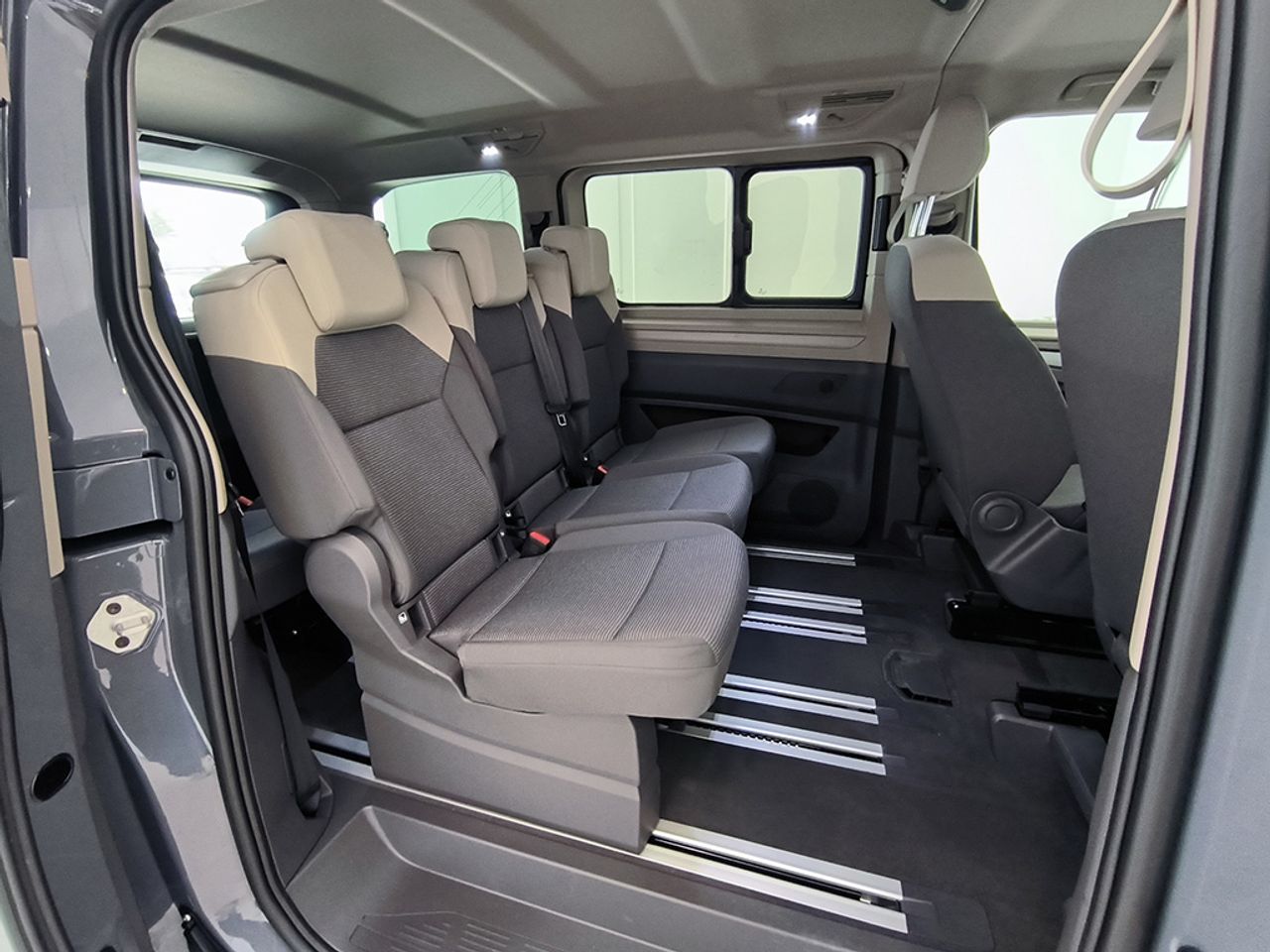 Volkswagen Multivan 1.5 Ehybrid 130 Kw 177 Cv / - Foto 2