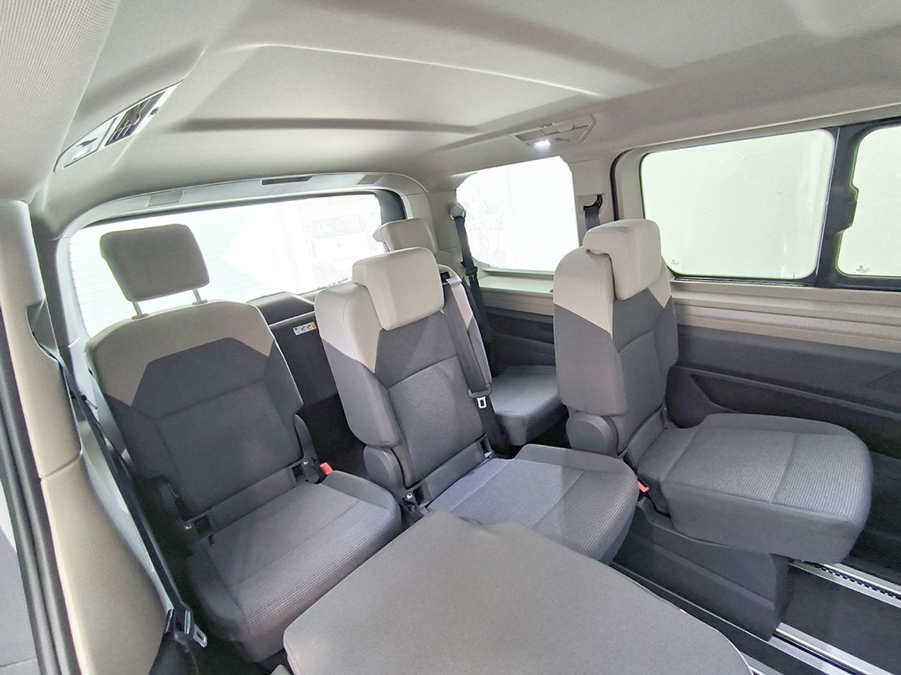Volkswagen Multivan 1.5 Ehybrid 130 Kw 177 Cv / - Foto 2