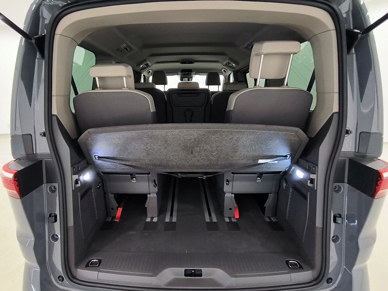 Volkswagen Multivan 1.5 Ehybrid 130 Kw 177 Cv / - Foto 2