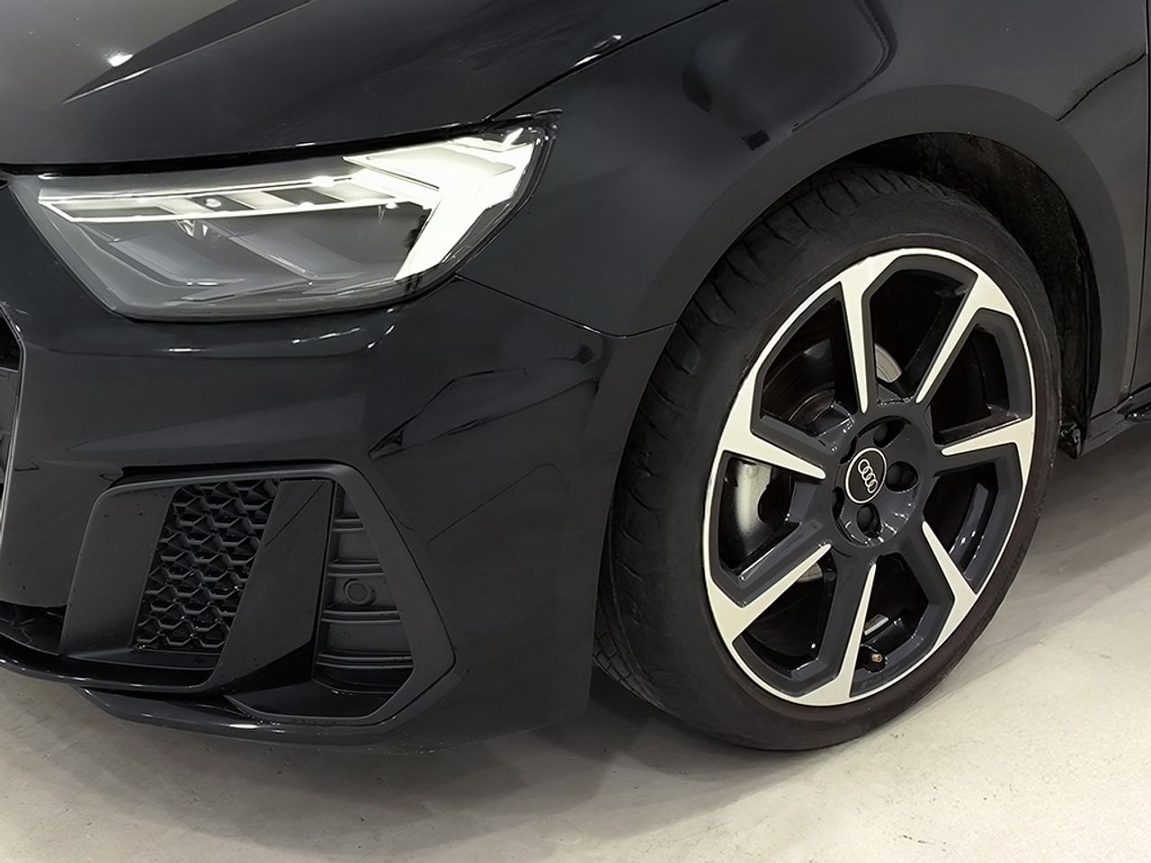 Audi A1 Sb 30 Tfsi 116cv Stronic Black - Foto 2