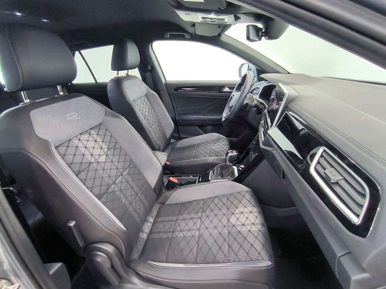 Volkswagen T-roc 15 Tsi 150cv Dsg R-line - Foto 2