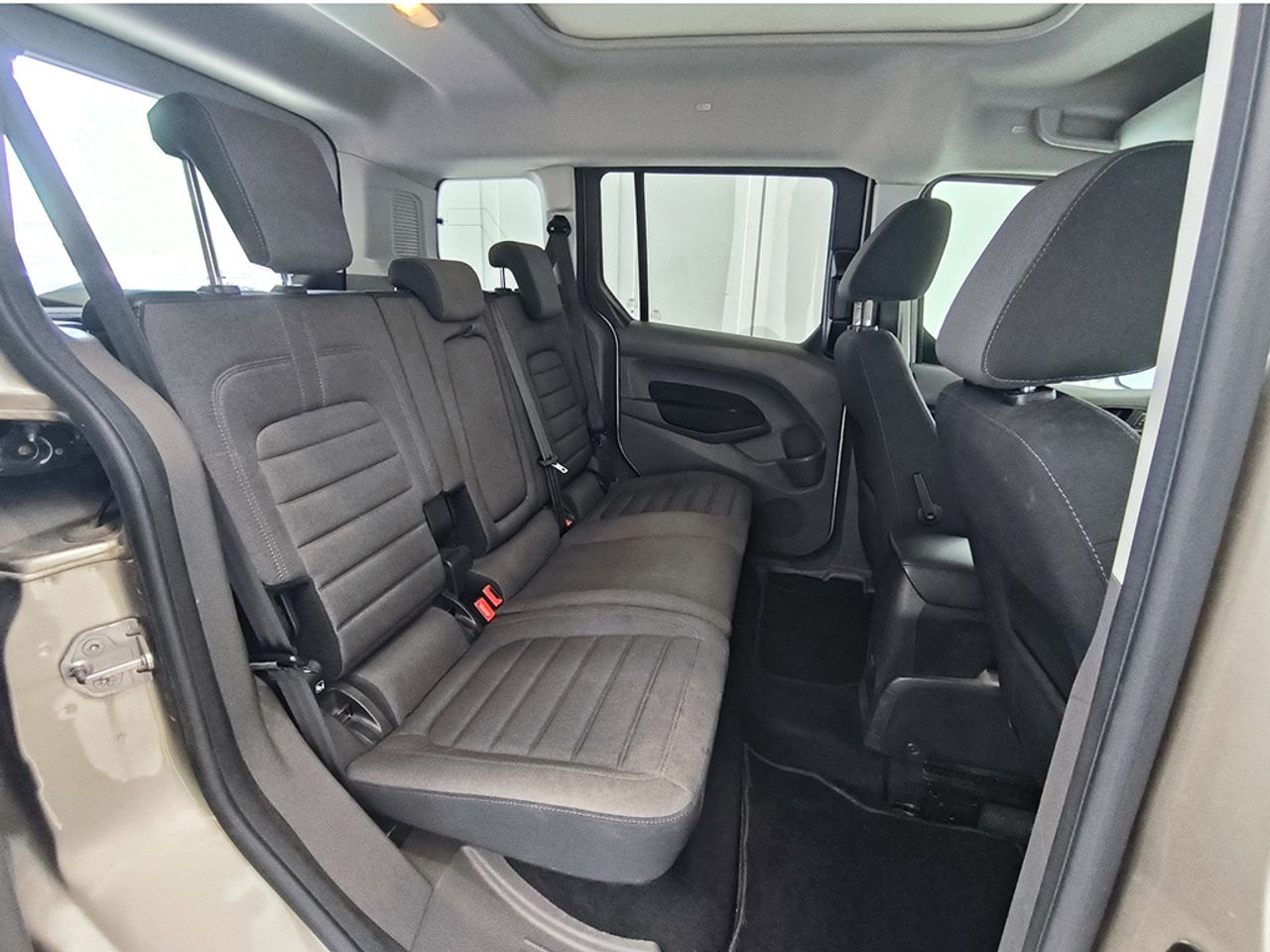 Ford Connect Tourneo 1.5 Tdci 120 Cv Titanium - Foto 2