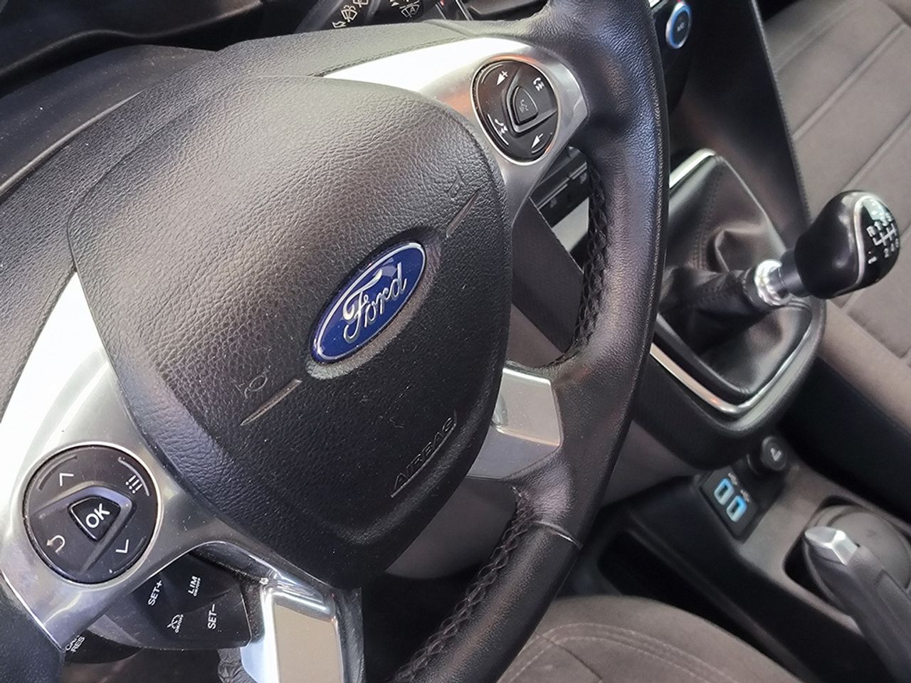 Ford Connect Tourneo 1.5 Tdci 120 Cv Titanium - Foto 2