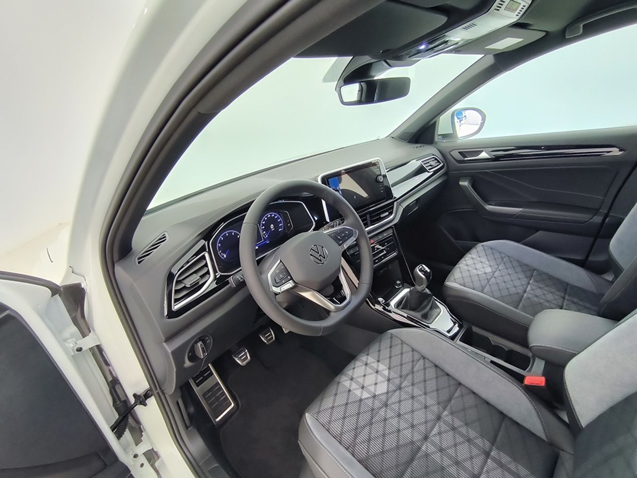 Volkswagen T-roc 1.5 Rsi 150cv R-line - Foto 2