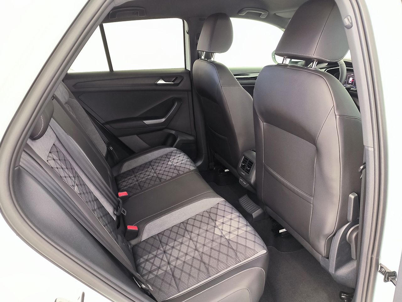 Volkswagen T-roc 1.5 Rsi 150cv R-line - Foto 2