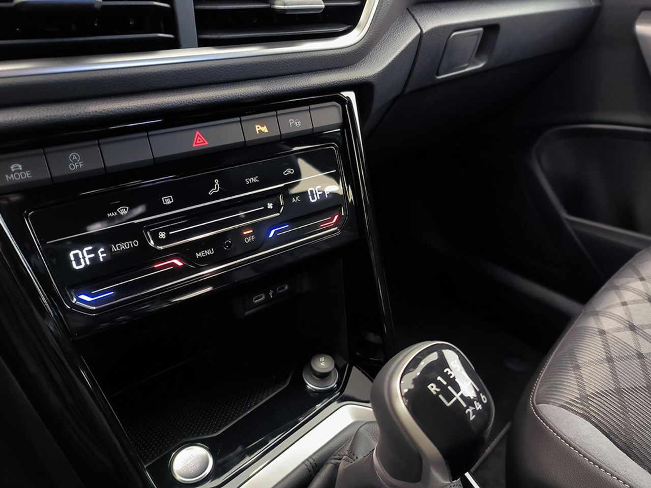 Volkswagen T-roc 1.5 Rsi 150cv R-line - Foto 2