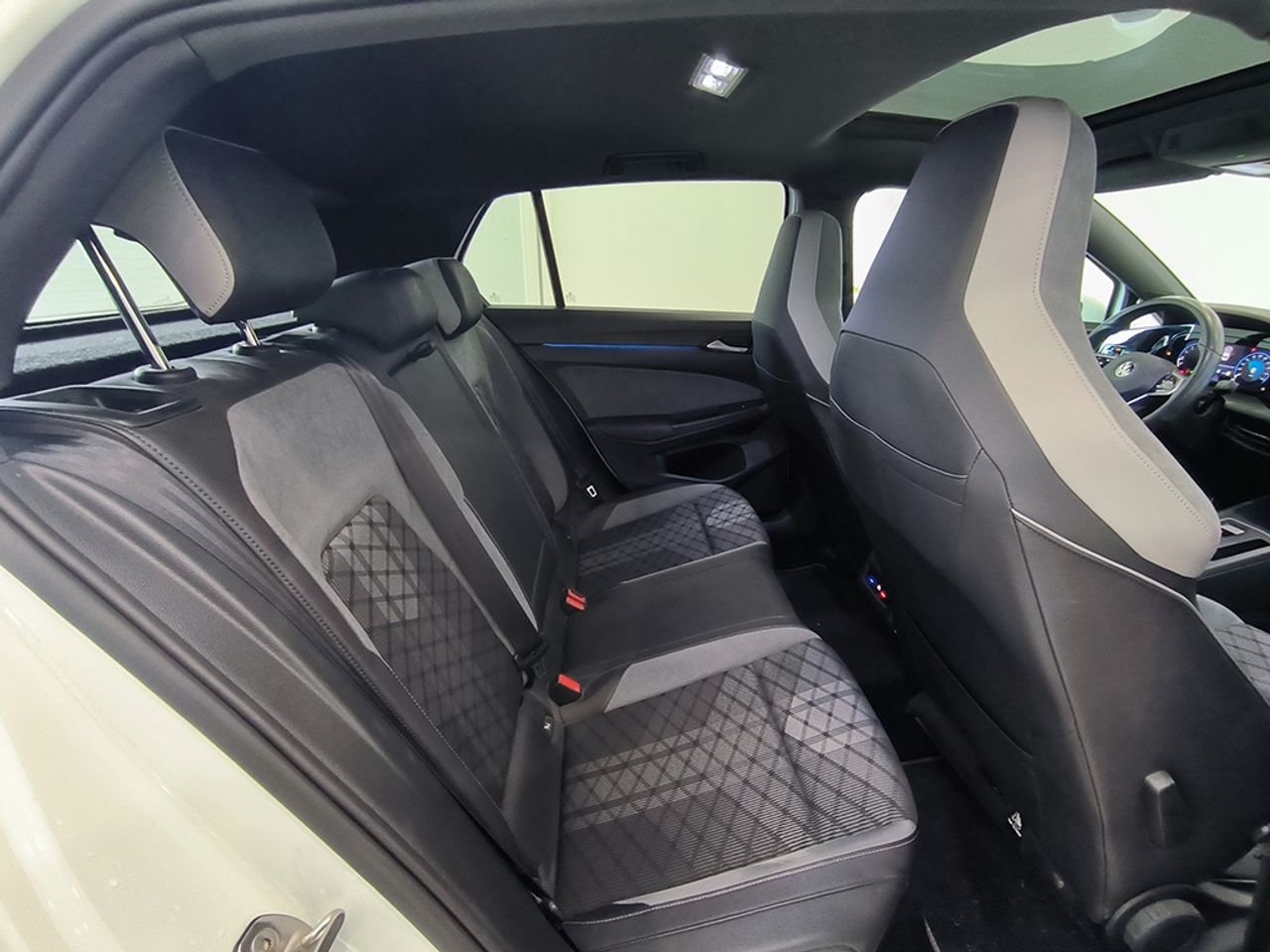 Volkswagen Golf R-line 1.5 Etsi 110kw (150cv) Dsg - Foto 2