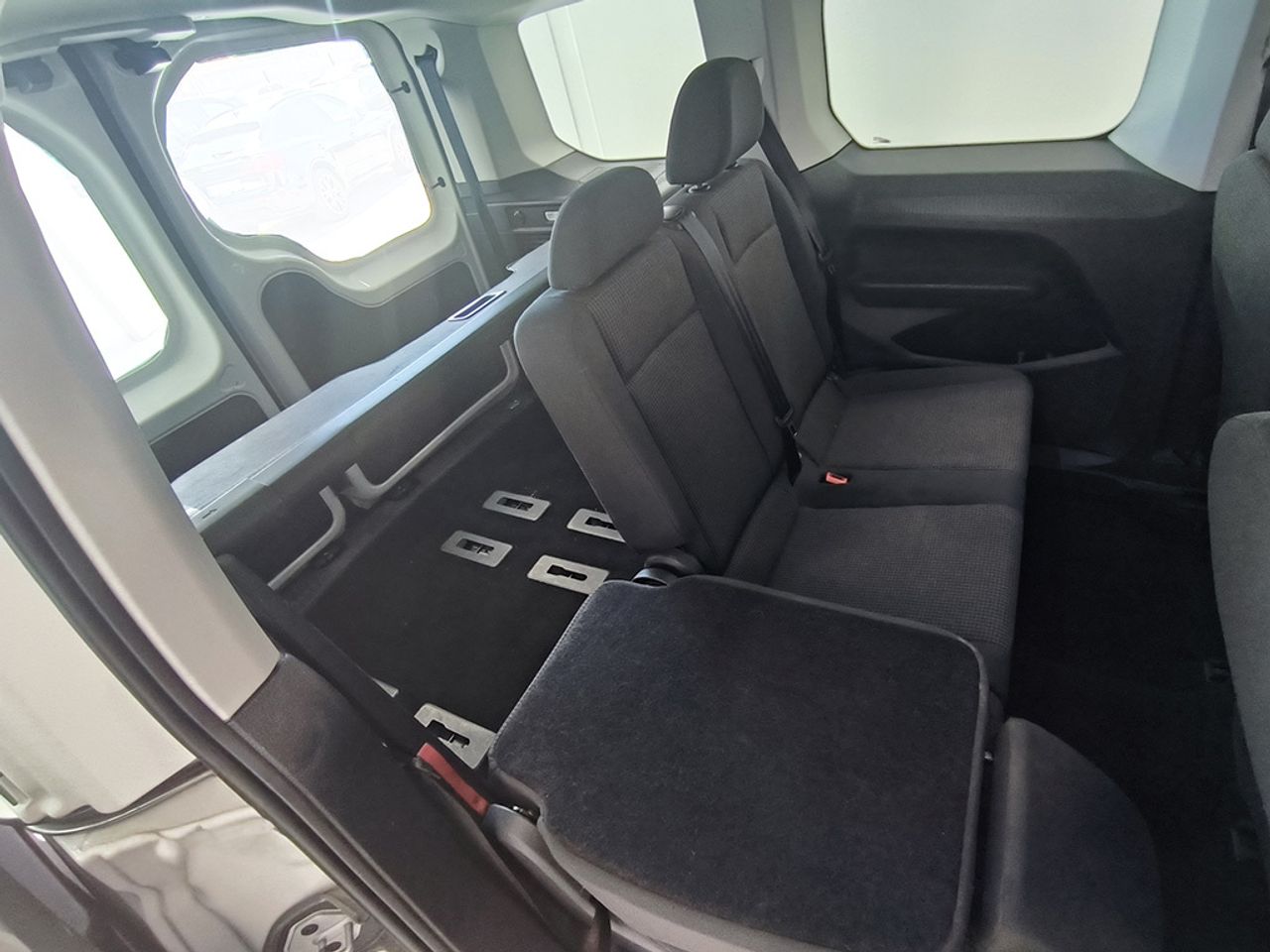 Volkswagen Caddy Kombi 5-asientos 2.0 Tdi 102 Cv - Foto 2