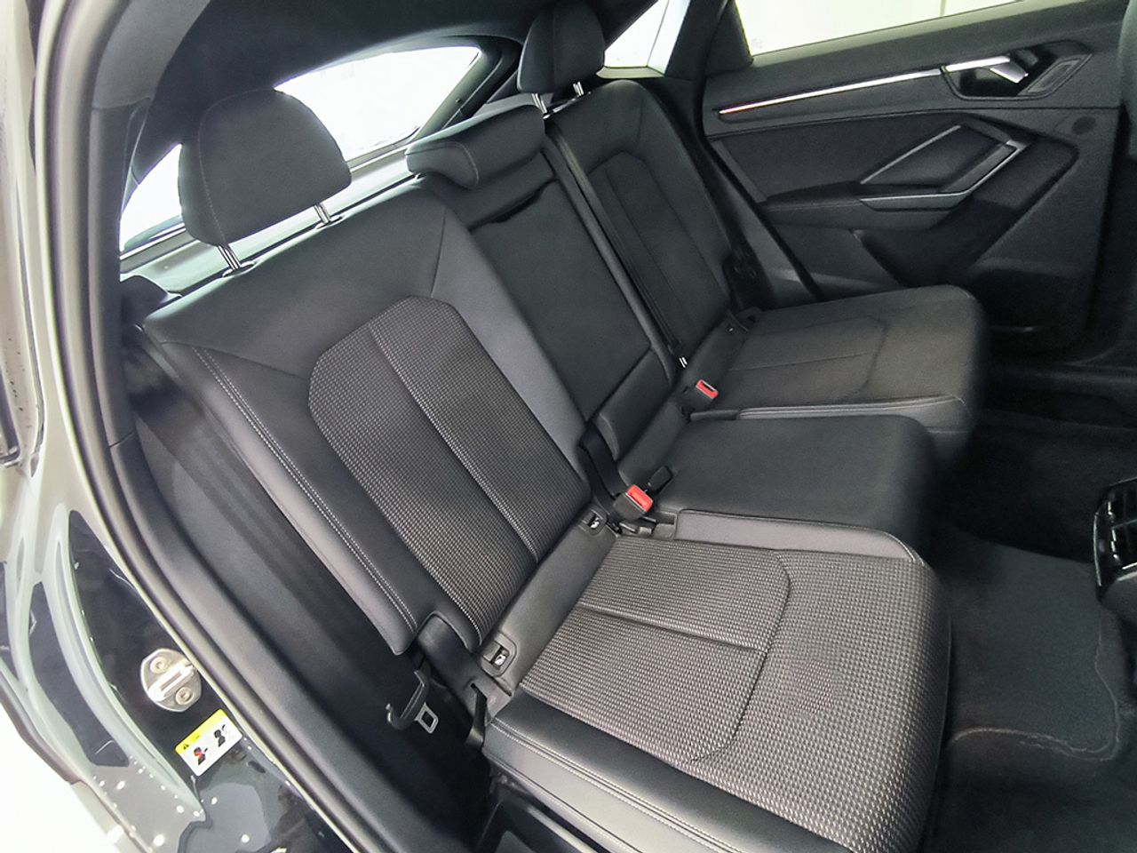 Audi Q3 Sb 35 Tdi 150 Cv Stronic Black Line - Foto 2