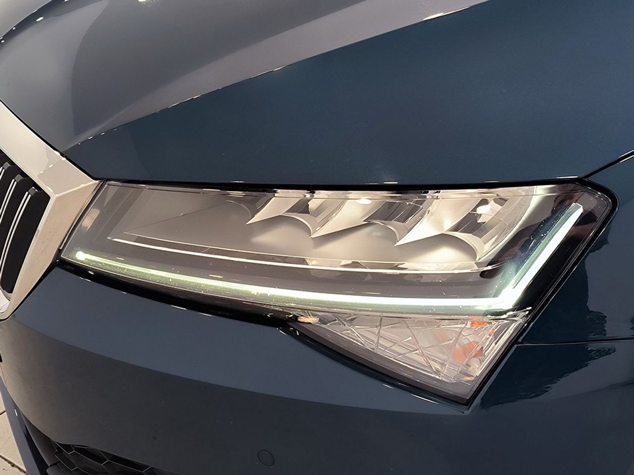 Skoda Superb 2.0 Tdi 150 Cv Dsg Ambition - Foto 2