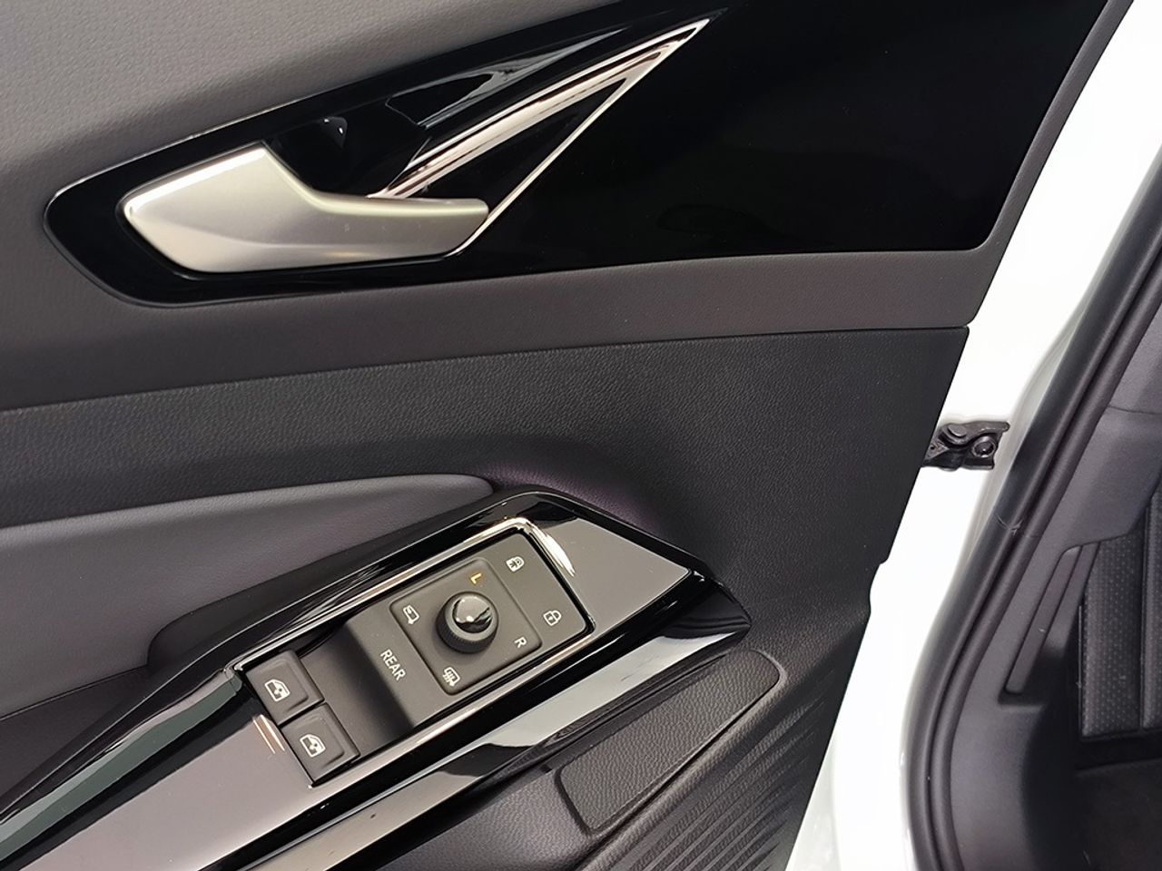 Volkswagen Id.4 Pro Black 210kw (286cv) 77kwh - Foto 2