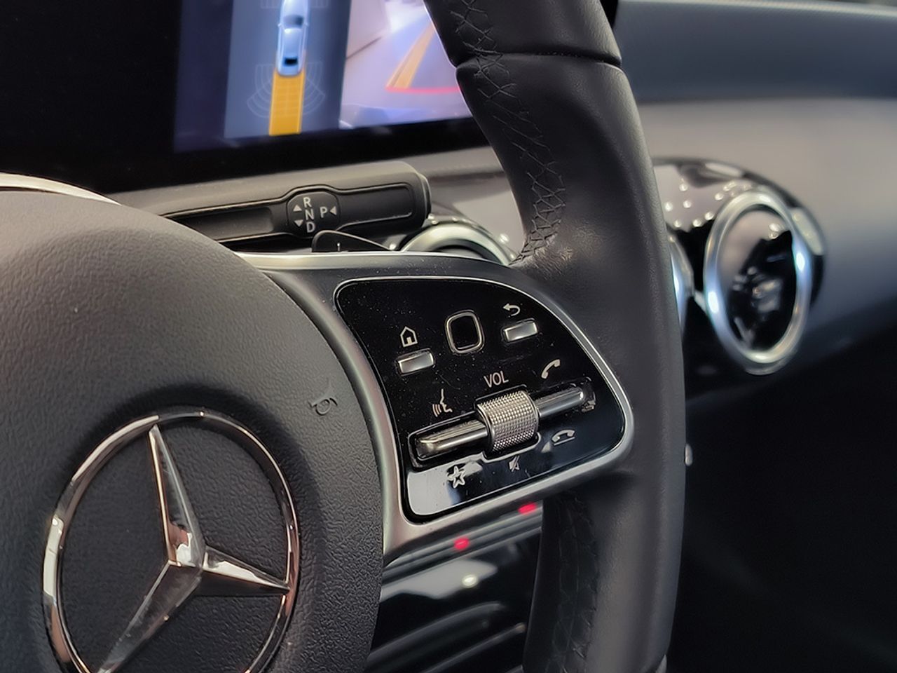 Mercedes Clase A 180 Sedan 136 Cv - Foto 2