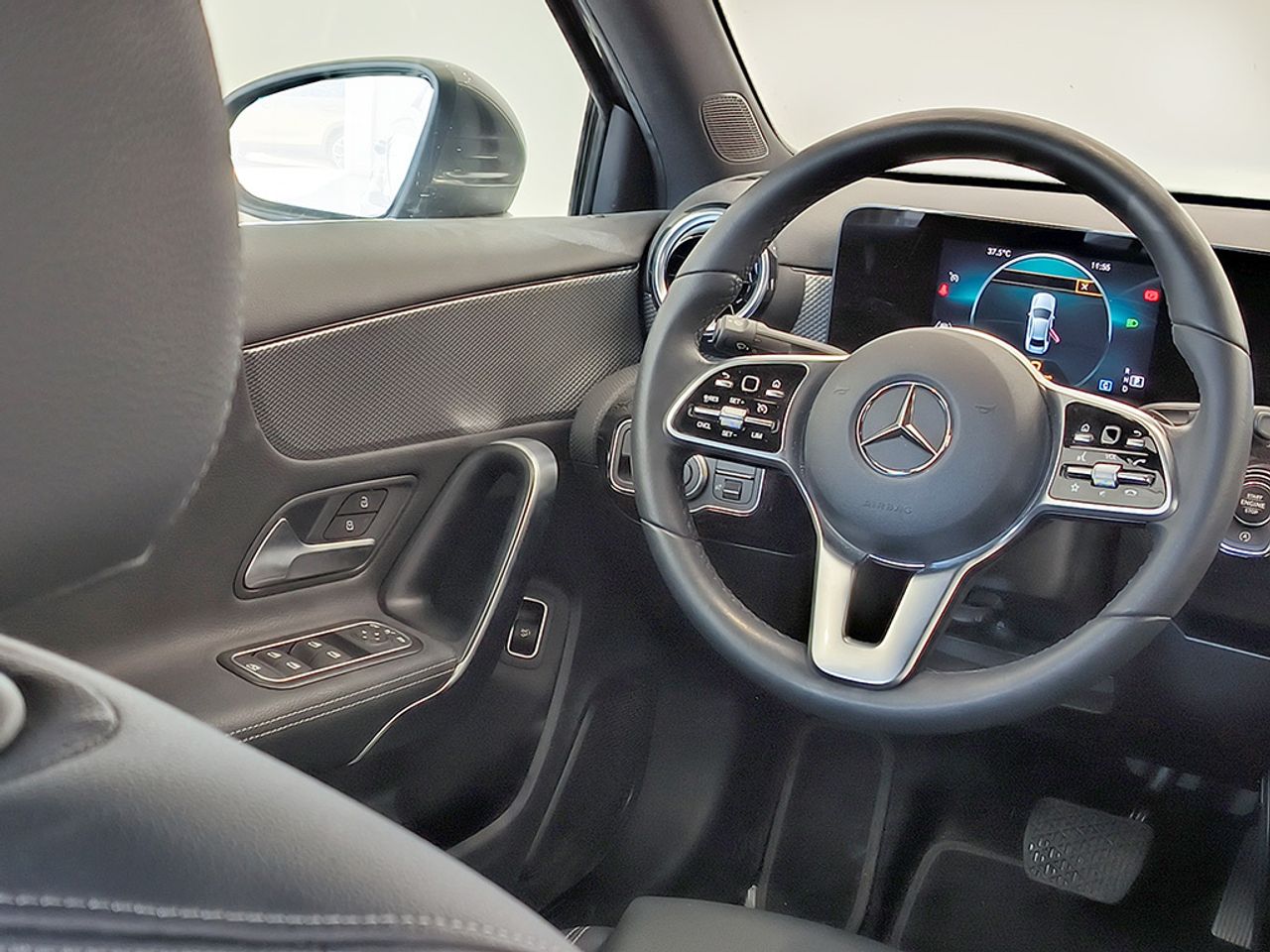 Mercedes Clase A 180 Sedan 136 Cv - Foto 2