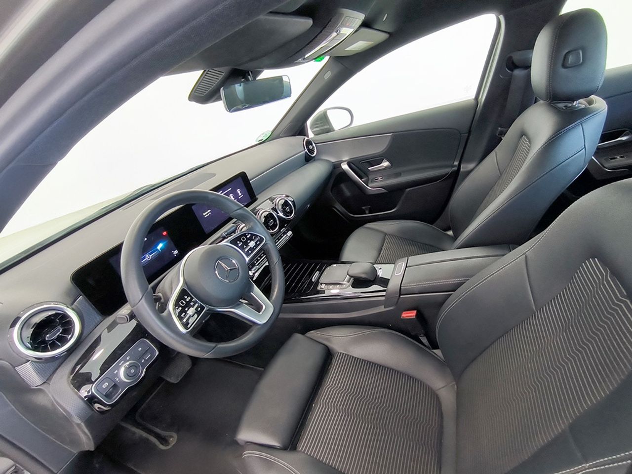 Mercedes Clase A 180 Sedan 136 Cv - Foto 2