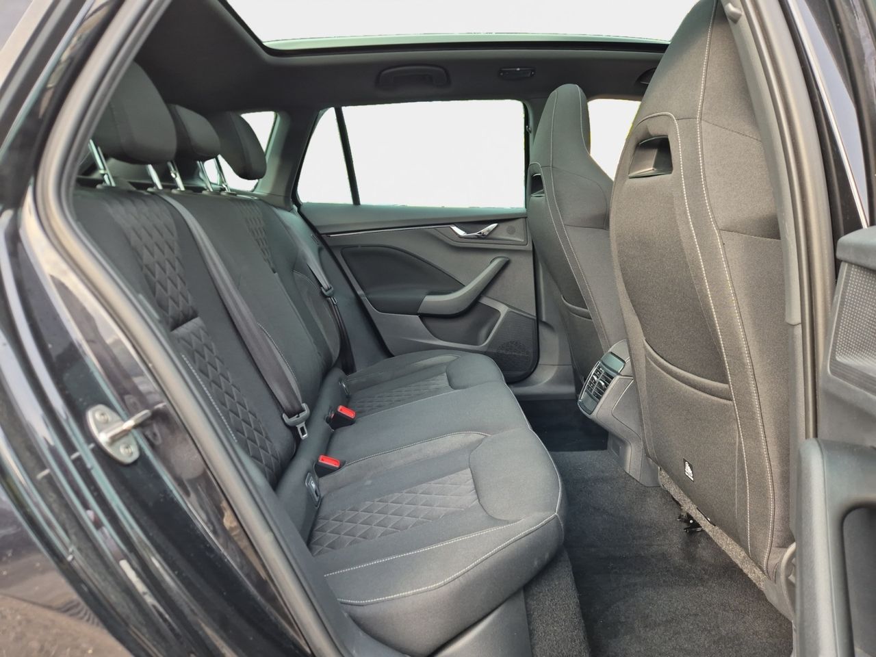 Skoda Kamiq 1.5 Tsi 150 Cv Sport - Foto 2