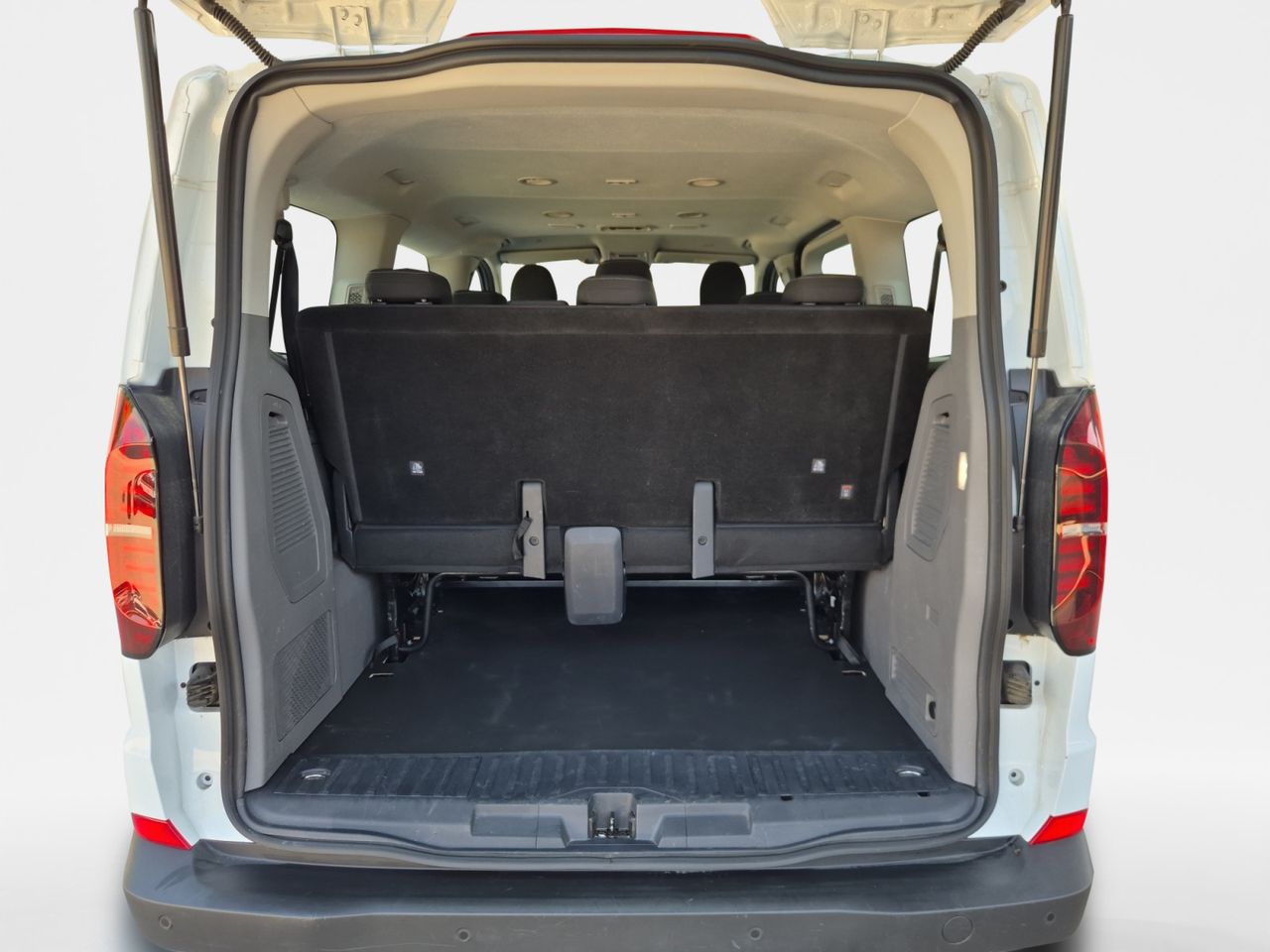 Volkswagen Caravelle 2.0 Tdi 150 Cv 6 Vel. - Foto 2