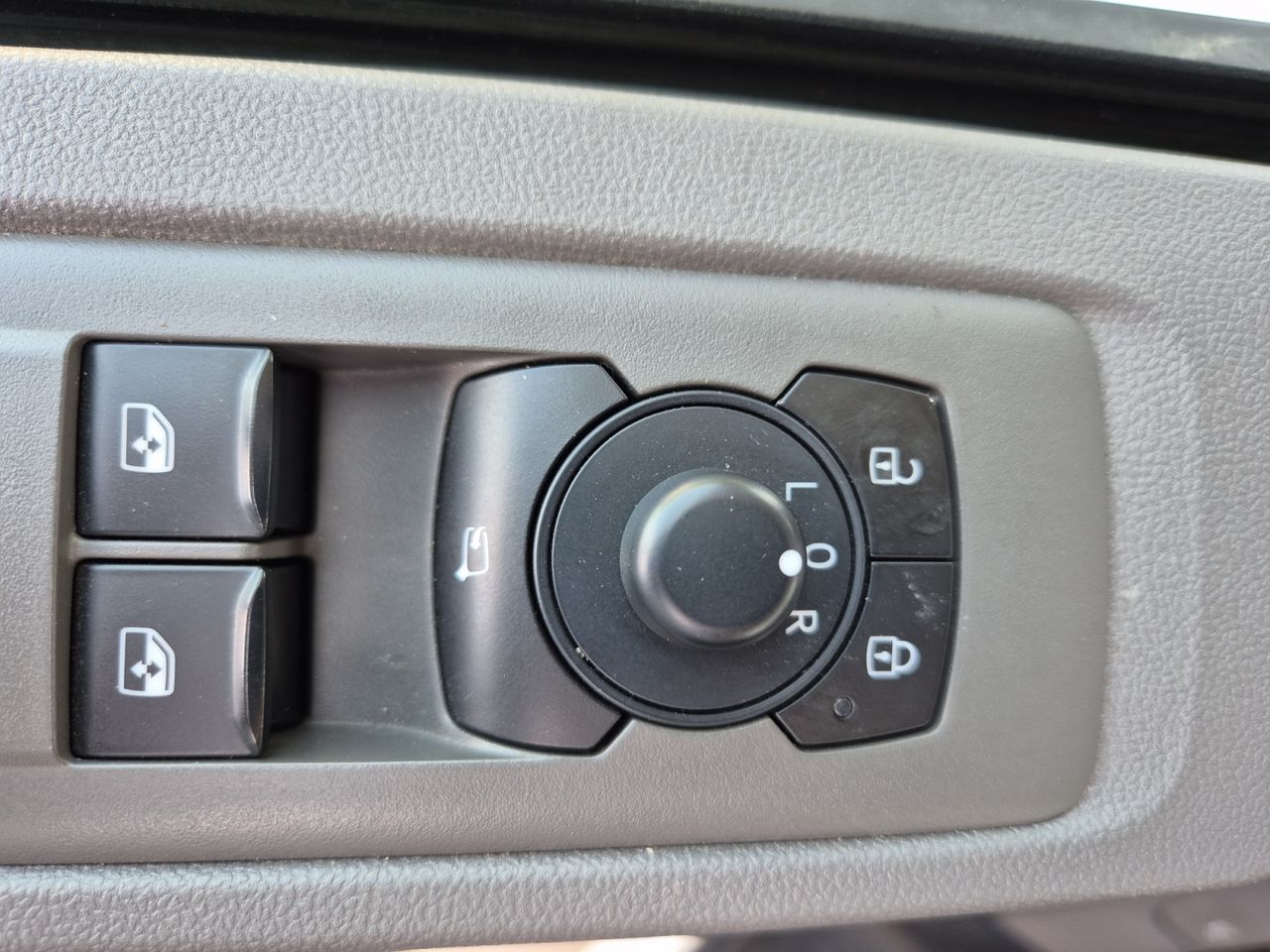 Volkswagen Caravelle 2.0 Tdi 150 Cv 6 Vel. - Foto 2