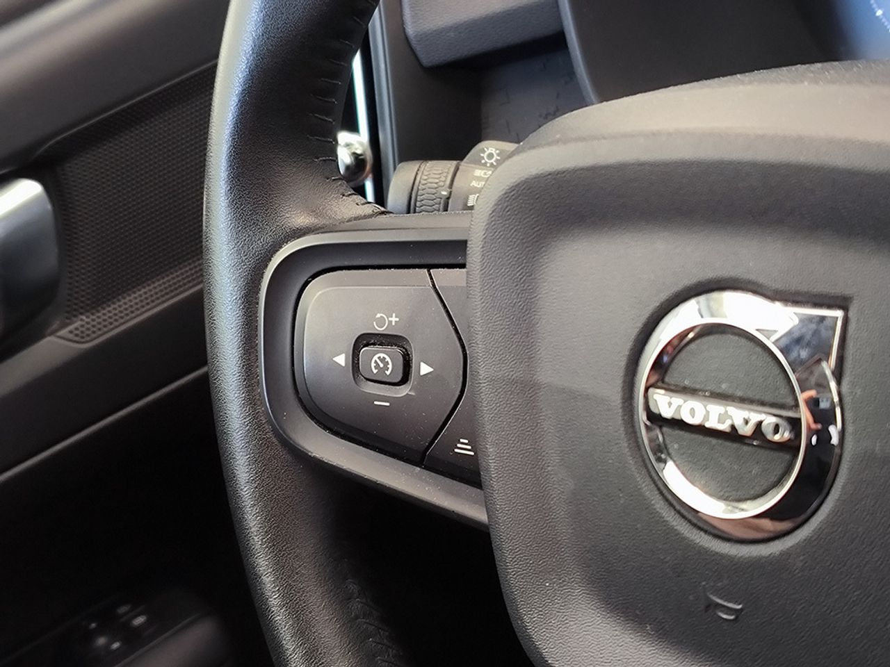 Volvo Xc40 1.5 T3 156 Cv - Foto 2