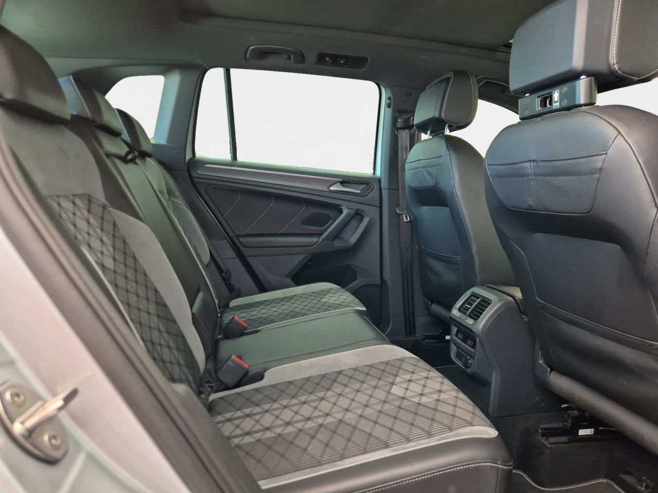 Volkswagen Tiguan 2.0 Tdi 150 Cv Dsg Rline - Foto 2