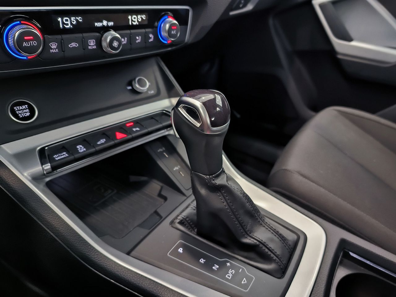 Audi Q3 45 Tfsie 245 Cv Stronic Advance - Foto 2