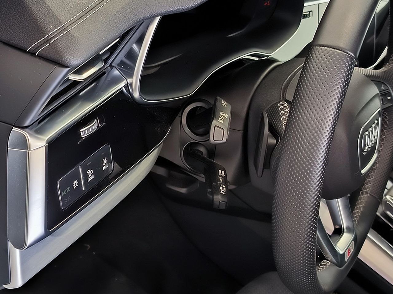 Audi Q8 55 Tfsie 394 Cv Q Tiptronic Black Line - Foto 2