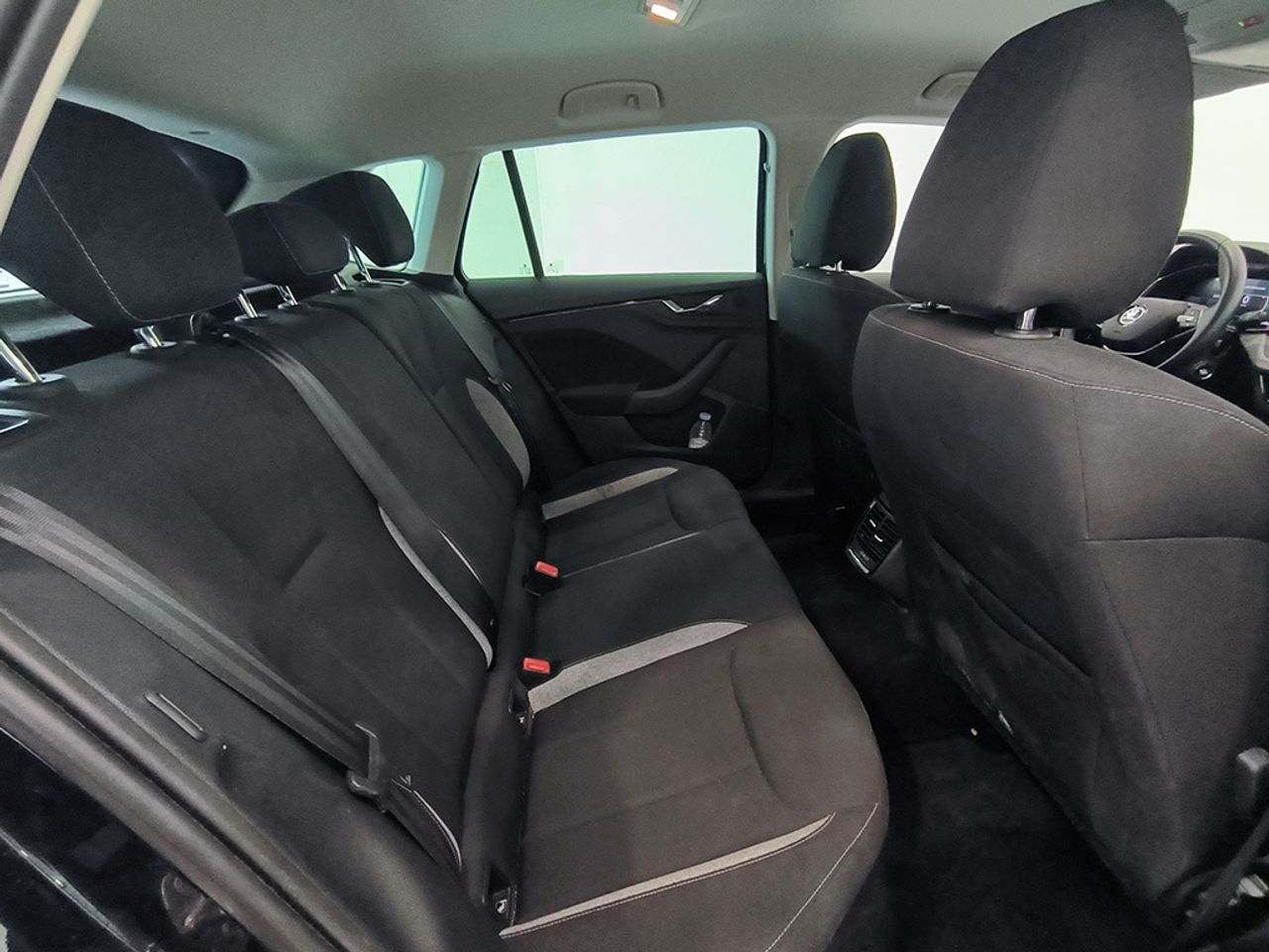 Skoda Kamiq 1.0 Tsi 85kw (115cv) Plus - Foto 2