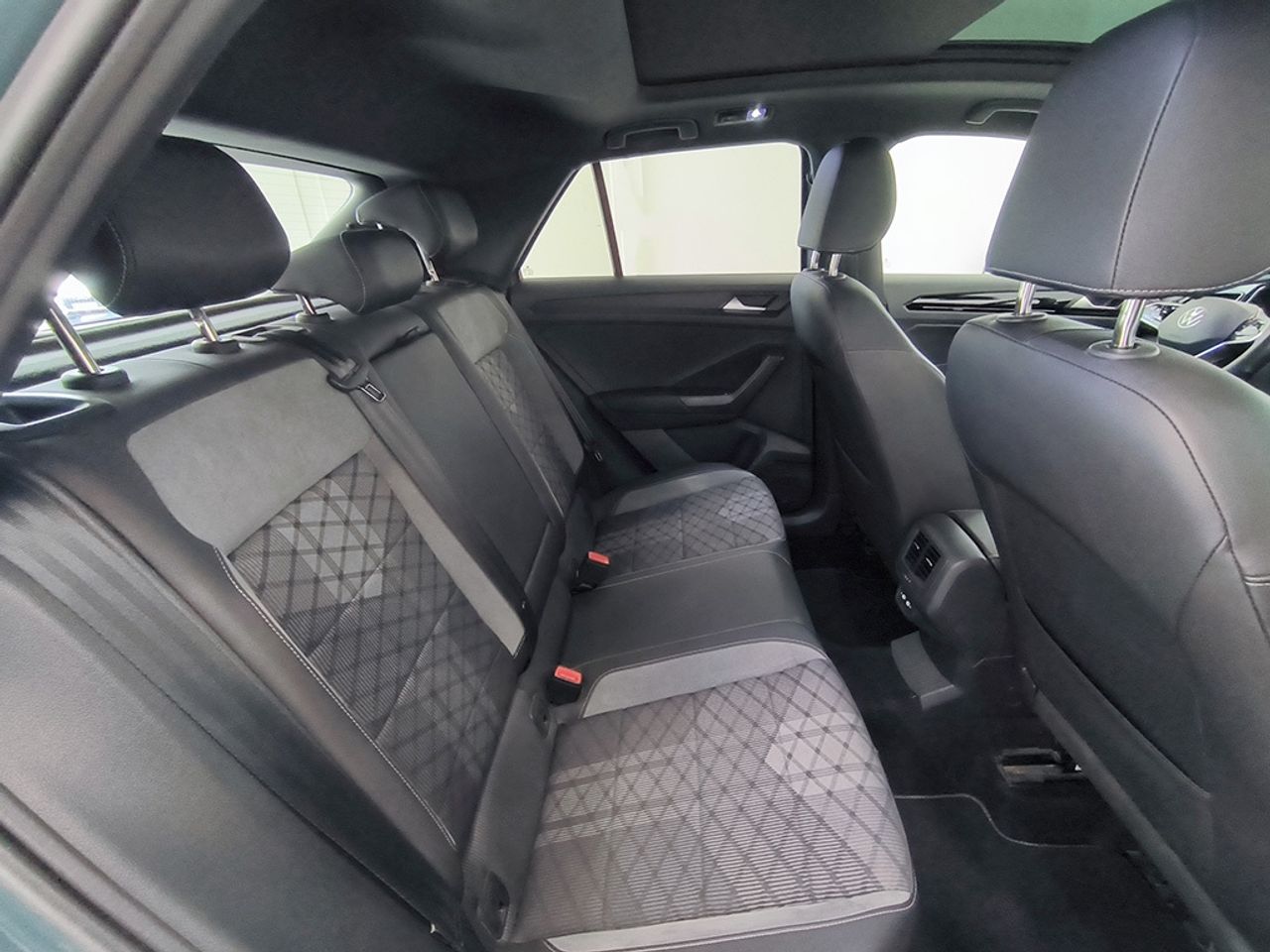 Volkswagen T-roc 1.5 Tsi 150 Cv R-line - Foto 2