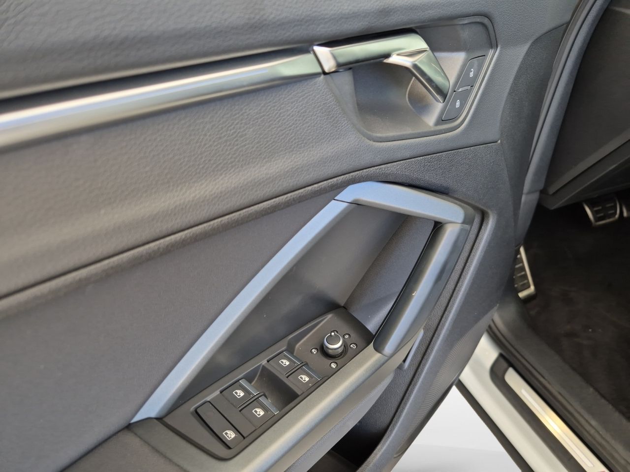 Audi Q3 35 Tfsi 150 Cv Stronic Sline - Foto 2