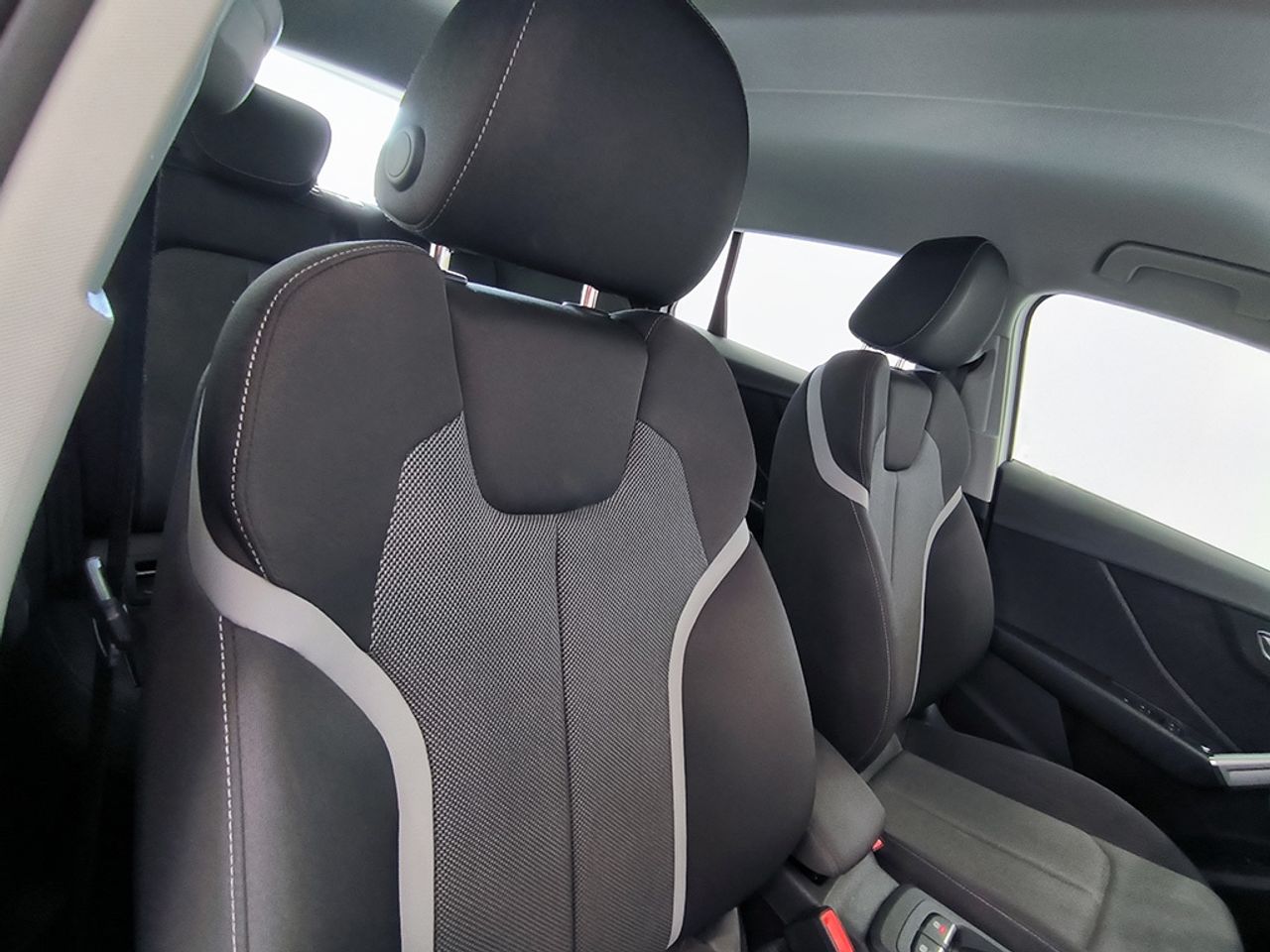 Audi Q2 30 Tdi 116 Cv Stronic Sline - Foto 2