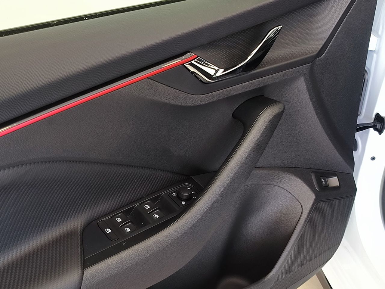 Skoda Kamiq Monte Carlo 1.5 Tsi 150 Cv Dsg - Foto 2
