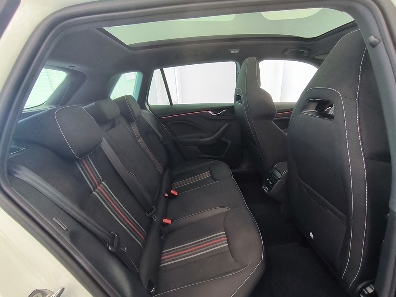 Skoda Kamiq Monte Carlo 1.5 Tsi 150 Cv Dsg - Foto 2