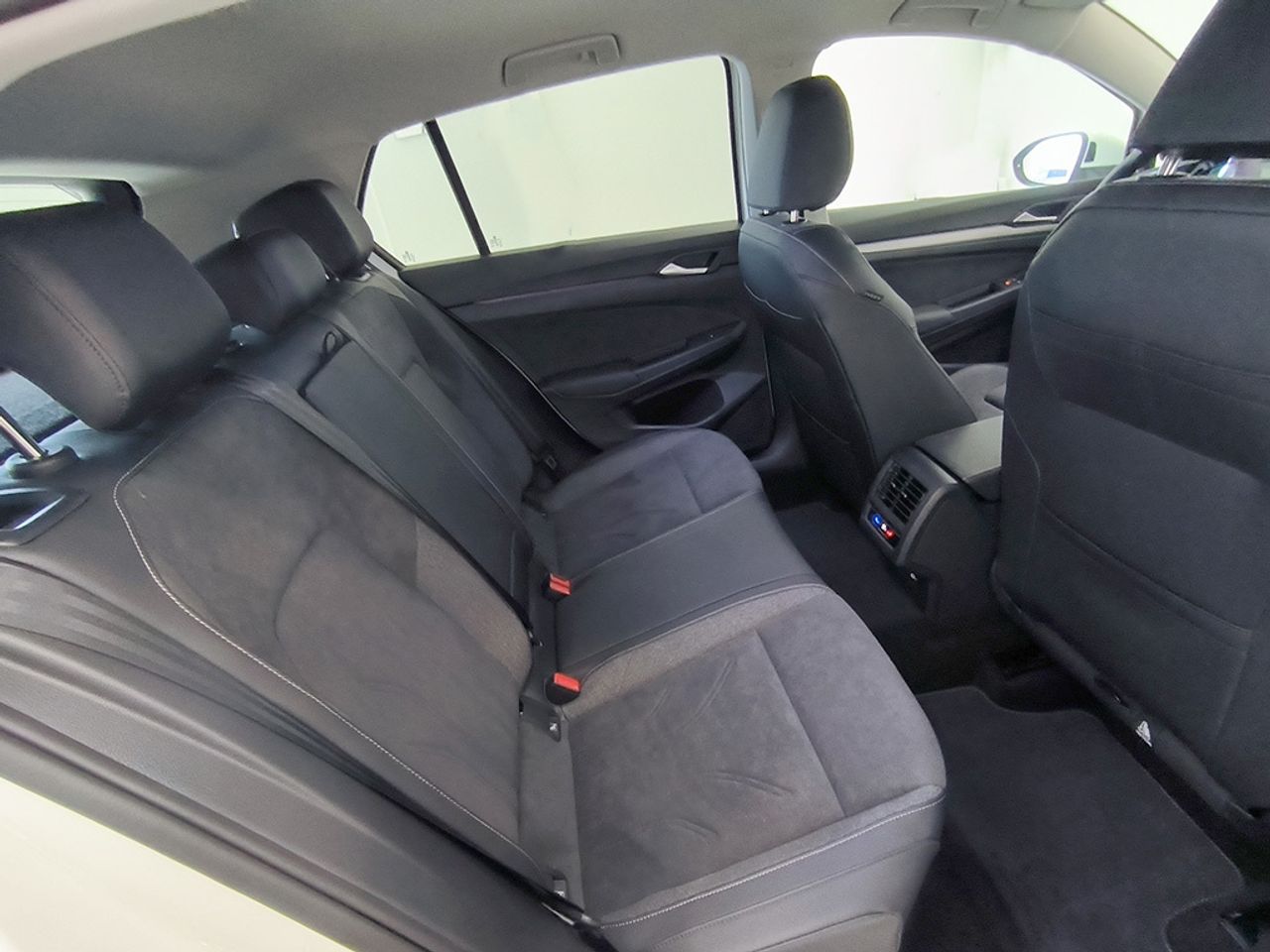 Volkswagen Golf Style 1.5 Tsi Ehybrid 110 Kw 150 Cv / 85 Kw 115 Cv Automatico Dsg 6 Vel. - Foto 2